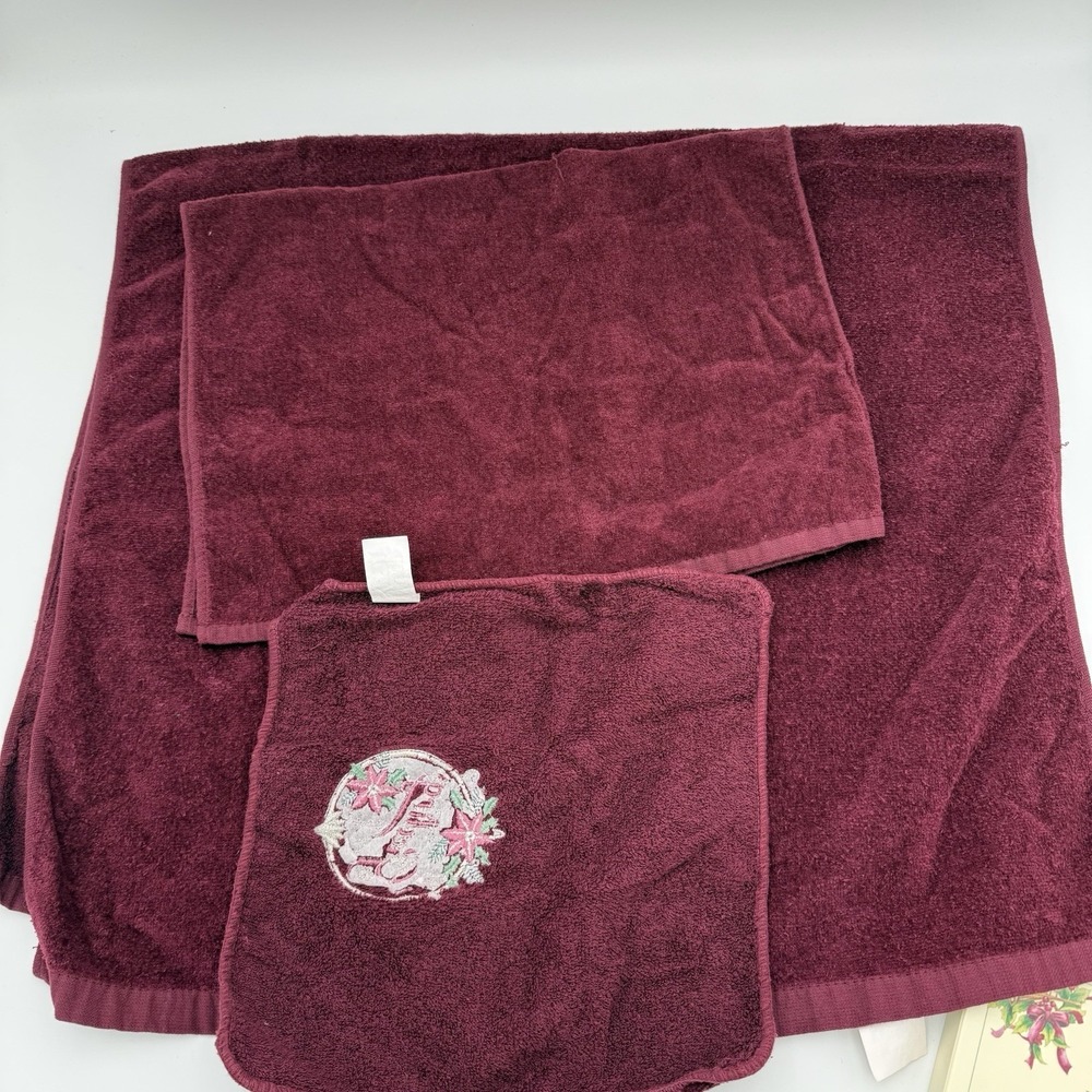 Set 3 Vintage Holiday Embroidered Santa Bath & Hand Towels 100% Cotton Maroon - Picture 8 of 8